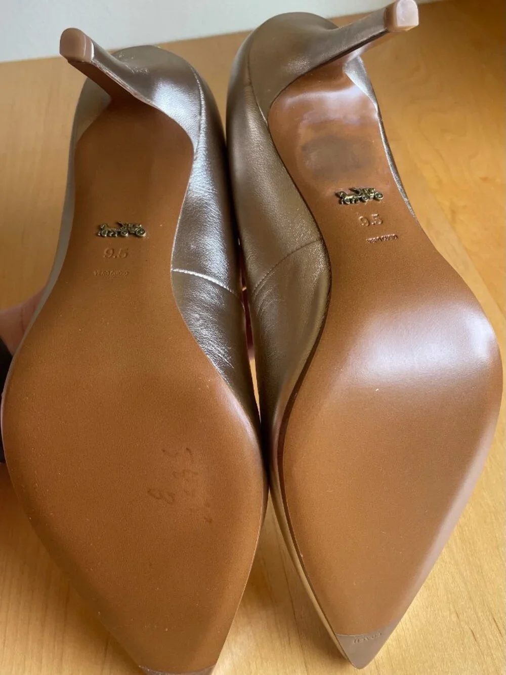 Coach Waverly Pumps, Gold Metallic, Size 9.5
